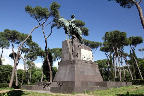 Monumento Rei Umberto Roma Itália Estátua Equestre Umberto Saboia Villa — Fotografia de Stock