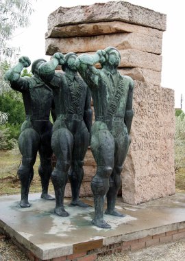 Memento Park, Sosyalist dönem heykelleri - İspanya İç Savaşı Uluslararası Tugayları Anıtı, Budapeşte, Macaristan