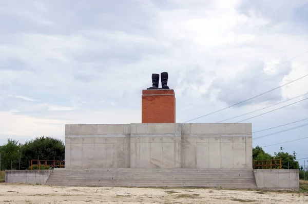 Memento Park Socialist Era Sculptures Stalin Boots Pedestal Budapest Hungary — Stock Photo, Image