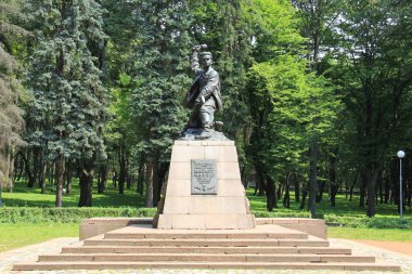 Şehir Parkı 'ndaki Marat Kazei Anıtı, Wwii, Minsk, Belarus' un Sovyet genç kahramanı
