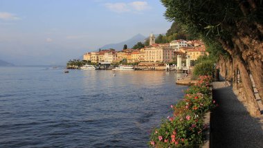 Göl manzaralı bahçe terası Como, Bellagio, İtalya