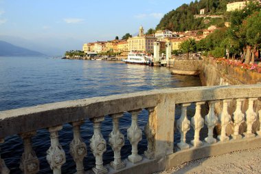 Göl manzaralı bahçe terası Como, Bellagio, İtalya