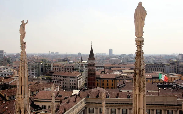 Скульптуры Шпили Католической Церкви Милан Италия — стоковое фото
