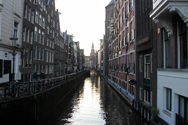 Canal Bridge Bicycles Sunset Amsterdam Nizozemsko — Stock fotografie