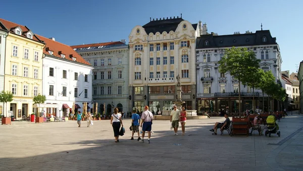 Straßenszene Auf Dem Hauptplatz Der Altstadt Bratislava Slowakei Juni 2011 — Stockfoto