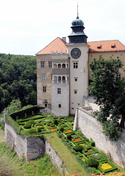Schloss Pieskowa Skala Mit Gärten Tal Des Flusses Pradnik Nationalpark — Stockfoto