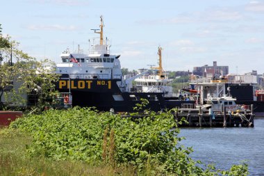 Yukarı New York Körfezi 'nin Staten Island kıyısındaki liman pilotları istasyonu, Staten Island, New York, ABD - 31 Mayıs 2020