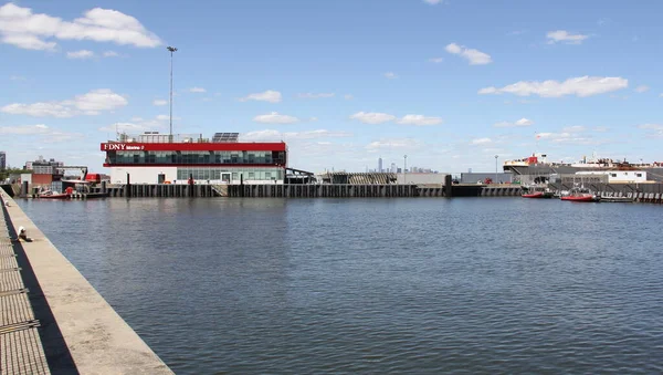 Fdny Marine Terminal Och Förtöjningsbassäng Staten Island Stranden Narrows Staten — Stockfoto