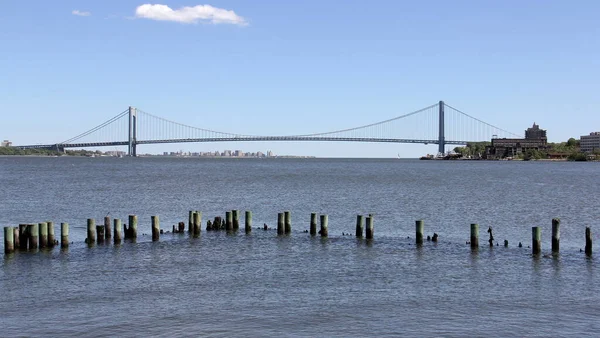 Vue Pont Verrazzano Qui Enjambe Les Étroits Entre Brooklyn Gauche — Photo