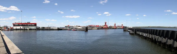 Fdny Marine Terminal Mooring Basine Staten Island Shore Narrows Protection — стокове фото