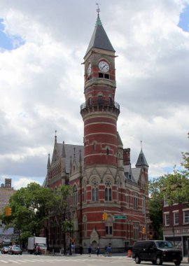 Jefferson Market Kütüphanesi, NYPL şubesi, 1877 'de bir adliye binası olarak inşa edilmiş, Greenwich Village, New York, New York, ABD - 1 Haziran 2020