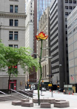 Rose III, Isa Genzken 'in açık hava heykeli, 2018 yılında, Zuccotti Park' ın kuzey batı köşesinde, New York, New York, New York, ABD - 2 Haziran 2020