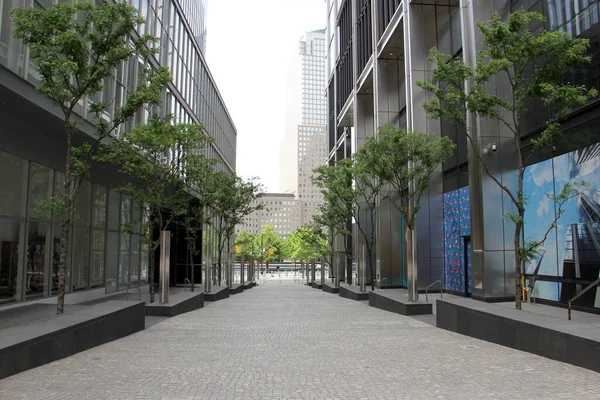 stock image Urban space of the Cortlandt Way in Lower Manhattan, view west, New York, NY, USA - June 2, 2020