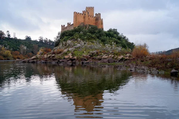 Lovagok Templomos Kastély Almourol Nyúlik Vissza Században Tetején Található Hegyi — Stock Fotó