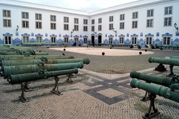 Museo Militare Cortile Interno Allineato Con Vecchi Cannoni Lisbona Portogallo — Foto Stock