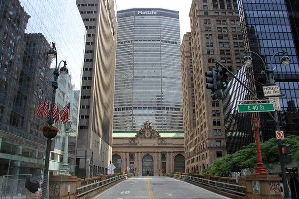 Park Avenue Viaduct, Doğu 40. Cadde 'den Grand Central Terminal ve MetLife Binası' na, New York, New York, New York, ABD - 4 Haziran 2020