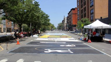 Eylemciler Adam Clayton Powell Jr. Bulvarı, Central Harlem, New York, New York, ABD - 5 Temmuz 2020