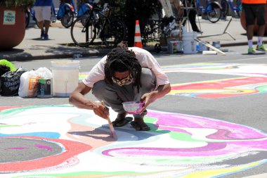 Eylemciler Adam Clayton Powell Jr. Bulvarı, Central Harlem, New York, New York, ABD - 5 Temmuz 2020