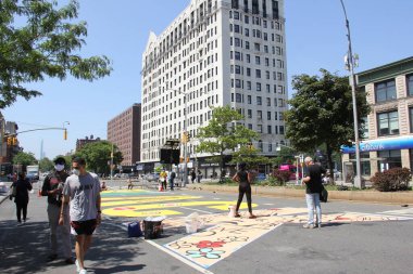 Eylemciler Adam Clayton Powell Jr. Bulvarı, Central Harlem, New York, New York, ABD - 5 Temmuz 2020