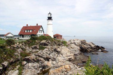 Portland Head Light, Portland Limanı girişindeki tarihi deniz feneri, 1791 'de tamamlandı, Maine, Elizabeth Burnu, ABD' deki en eski deniz feneri - 25 Temmuz 2020