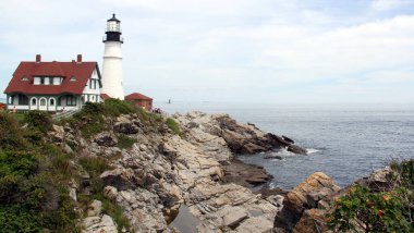 Portland Head Light, Portland Limanı girişindeki tarihi deniz feneri, 1791 'de tamamlandı, Maine, Elizabeth Burnu, ABD' deki en eski deniz feneri - 25 Temmuz 2020