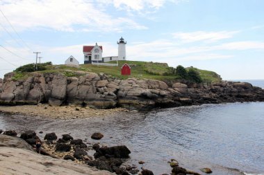 Nubble Deniz Feneri, 19. yüzyıl tarihi deniz feneri Cape Neddick Point, York, ME, ABD - 27 Temmuz 2020