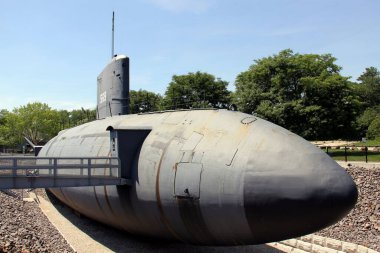 USS Albacore, eşsiz bir araştırma denizaltısı, 1953 'te inşa edildi, kalıcı olarak sergileniyor, şu anda bir müze ve anıt, sancak manzaralı, Portsmouth, NH, ABD - 27 Temmuz 2020