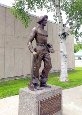 Devlet Müzesi 'nin bahçesinde, Augusta, ME, USA - 26 Temmuz 2020