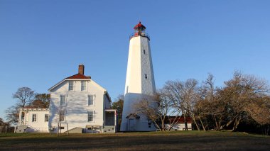 Sandy Hook Deniz feneri, Amerika 'nın en eski çalışan deniz feneri, 1764' te inşa edildi, Sandy Hook, Middletown, NJ, ABD - 6 Kasım 2019