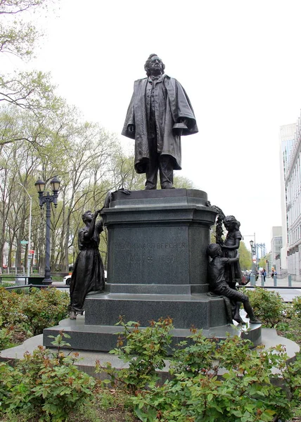 19世纪自由神学家 传教士和演说家亨利 比彻纪念碑揭幕于1891年 美国布鲁克林 2020年5月4日 — 图库照片