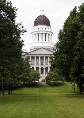 Maine Eyalet Binası, Capitol Park manzaralı, Augusta, ME, USA - 26 Temmuz 2020