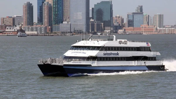 Bateau Moteur Banlieue Ligne Seastreak Cours Dans Port New York — Photo