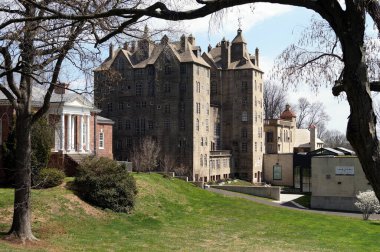 Mercer Müzesi ve Kütüphanesi, 1904 'te inşa edilmiş beton yapı, Doylestown, PA, ABD - 14 Nisan 2017