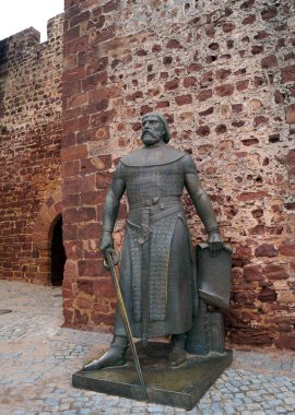 I. Sancho 'nun heykeli, Portekiz' in ikinci kralı, 1154 'te Şato, Silves, Portekiz' in kapısında doğdu - 6 Ocak 2018