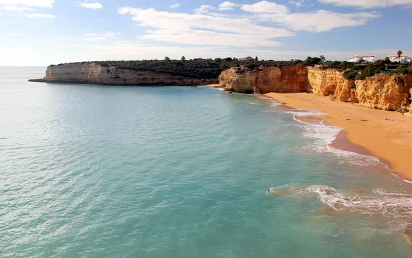 Przybrzeżne Klify Piaszczysta Plaża Słoneczny Poranek Algarve Armacao Pera Portugalia — Zdjęcie stockowe