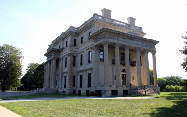 Vanderbilt Malikanesi, 1896 ve 1899 yılları arasında inşa edilen Güzel Sanatlar mimarisinin ikonik bir örneği, Hyde Park, New York, ABD - 15 Ağustos 2020