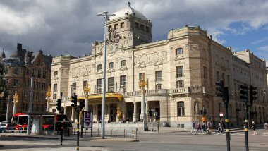 İsveç 'in 1788' de kurulan ve 1908 'den bu yana Nybroplan, Stockholm, İsveç' te bulunan Art Nouveau binasında bulunan 