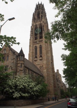 Harkness Kulesi, Gotik Üniversite Anıt Dörtgeni kompleksinin bir parçası, 1922 'de tamamlandı, Yale Üniversitesi, New Haven, CT, ABD - 28 Mayıs 2017