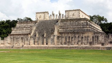 Savaşçılar Tapınağı, Chichen-Itza, Yucatan, Meksika - 30 Eylül 2020