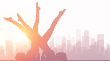 backgr ile yoga tarzı poz iki kafkas kadın silueti