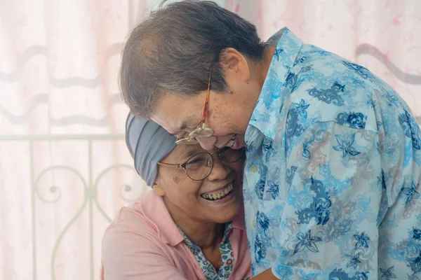 Ázsiai idős rák türel során kemoterápia érzem boldog a b — Stock Fotó