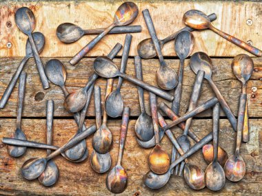 Kaşık ve çatal el yapımı broze çatal işleminde çalışma