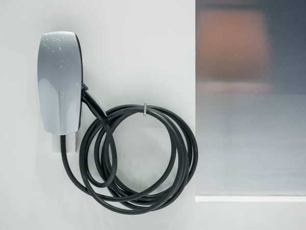 Duvarda Elektrikli Araç (Ev) şarj istasyonu