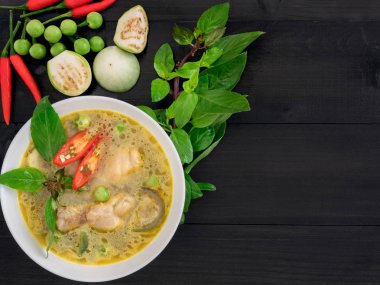 Beyaz kase tavuk yeşil köri, geleneksel Tay mutfağı th