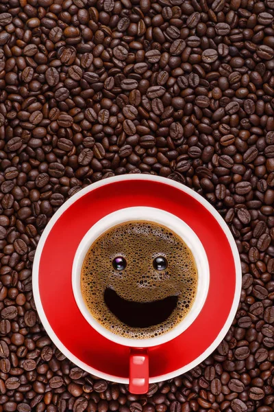 Fondo de café de una taza de café negro con la cara sonriente cof —  Fotos de Stock