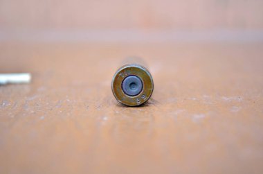 Yüzeyde kullanılan mermi kovanının fotoğrafı