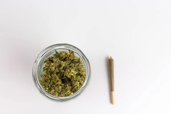 Luchtfoto Van Een Glazen Pot Met Cbd Marihuana Toppen Een Stockafbeelding