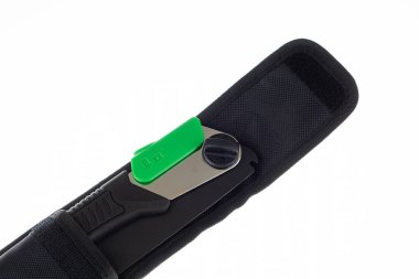 Kese içinde katlanabilir bir el testeresinin yakın çekim