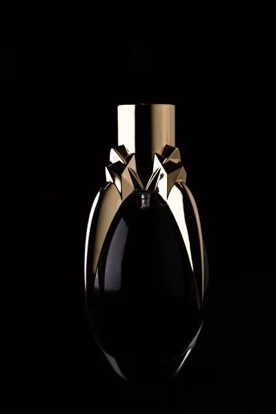 Zwarte Parfumfles Donkere Achtergrond — Stockfoto