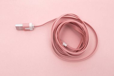 Pembe mikro usb kablosu